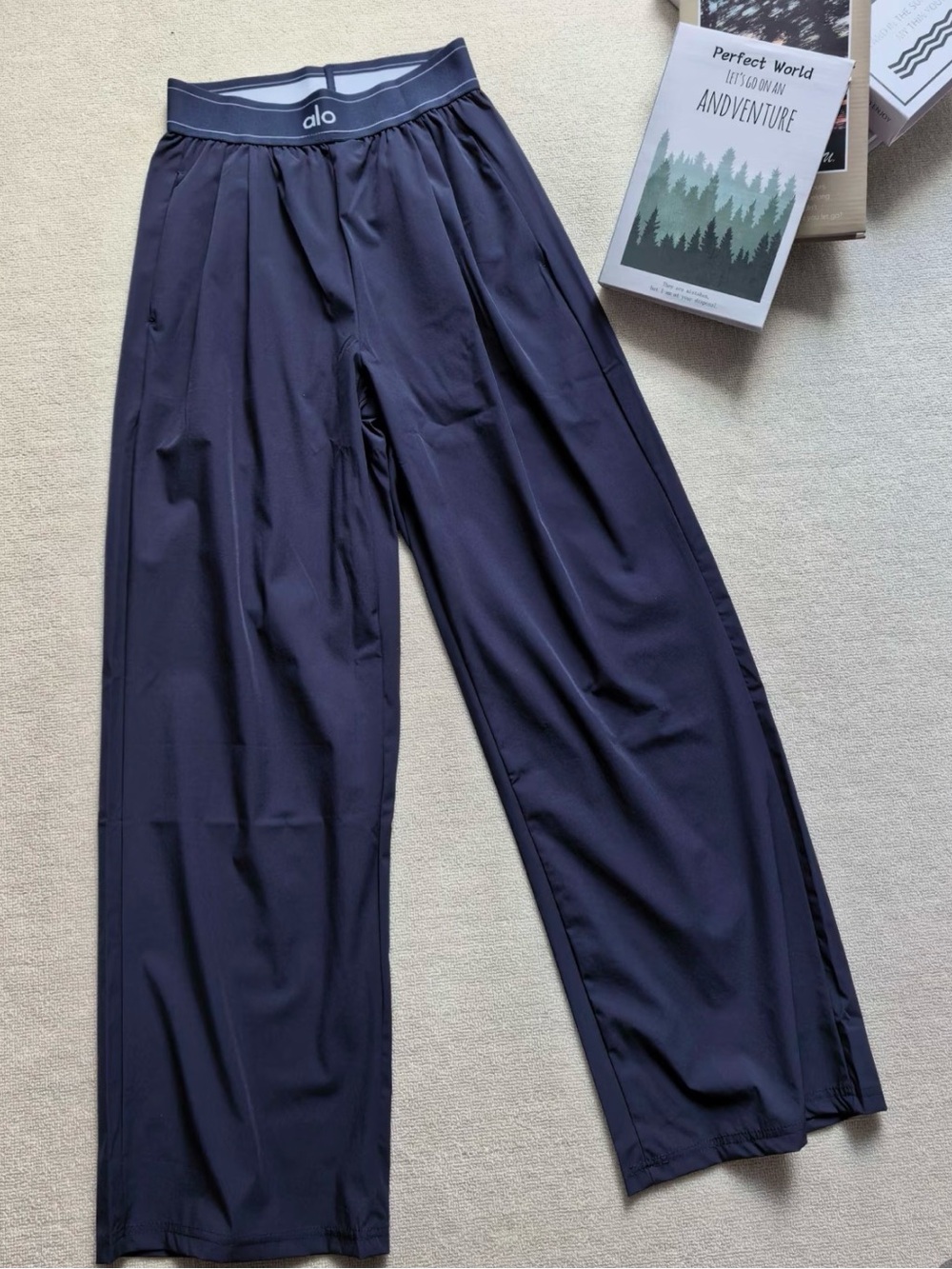 ALO Yoga Wide-Leg Performance Trousers — Navy
